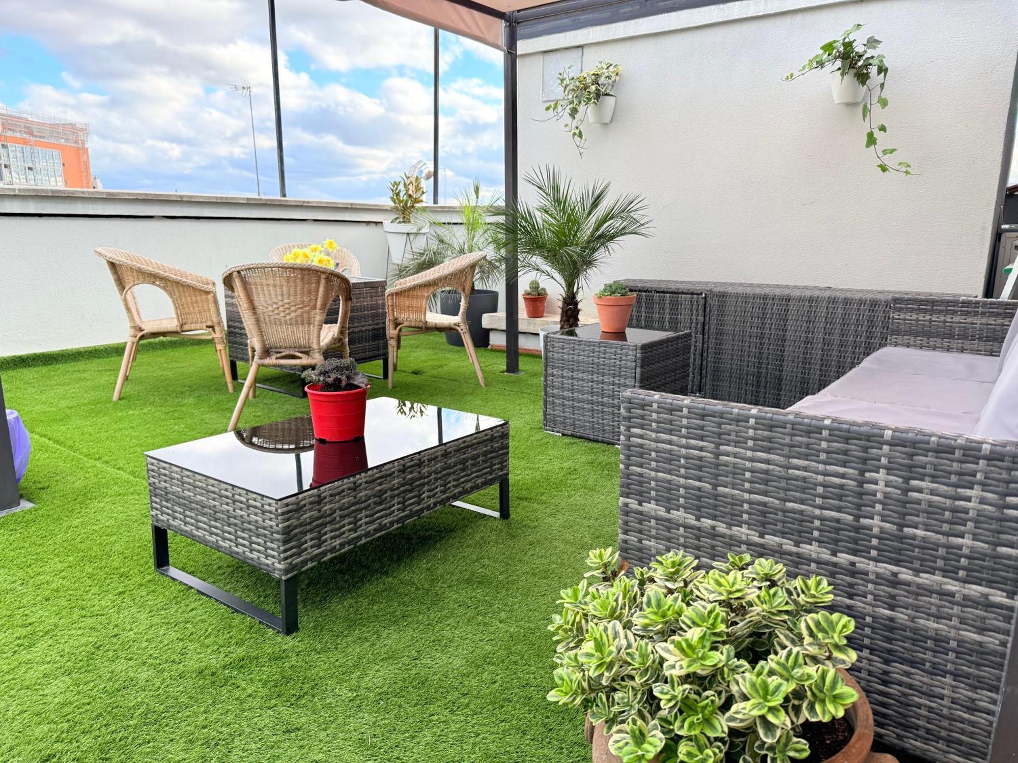 Penthouse Madrid View Apartment ภายนอก รูปภาพ